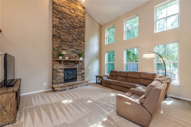 9011 Moss Pointe Circle, Olmsted Twp, OH 44138