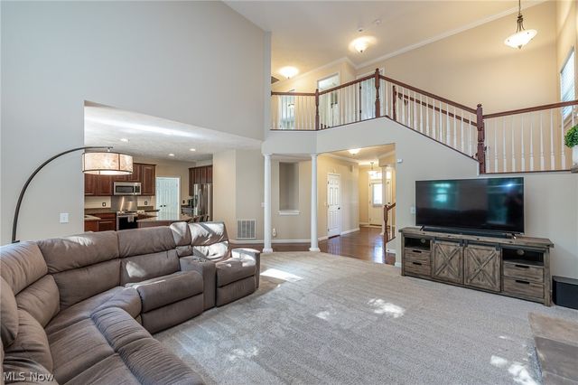 9011 Moss Pointe Circle, Olmsted Twp, OH 44138