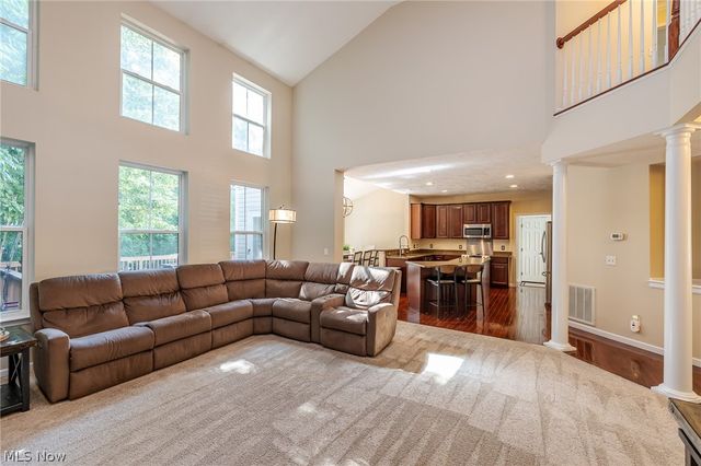 9011 Moss Pointe Circle, Olmsted Twp, OH 44138
