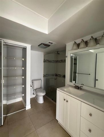 18870 NW 57th Ave 101, Hialeah, FL 33015