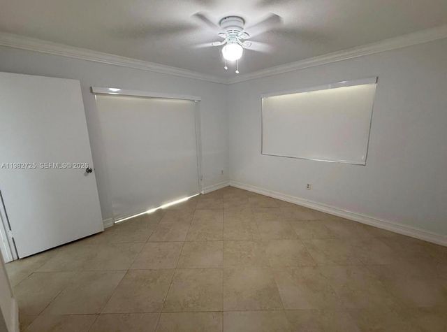 18870 NW 57th Ave 101, Hialeah, FL 33015