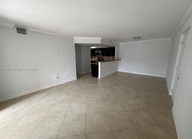 18870 NW 57th Ave 101, Hialeah, FL 33015