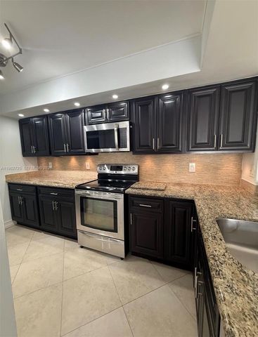 18870 NW 57th Ave 101, Hialeah, FL 33015