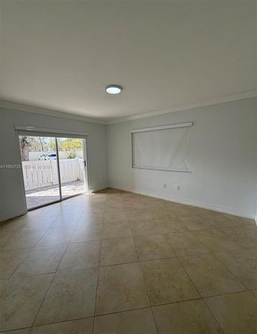 18870 NW 57th Ave 101, Hialeah, FL 33015