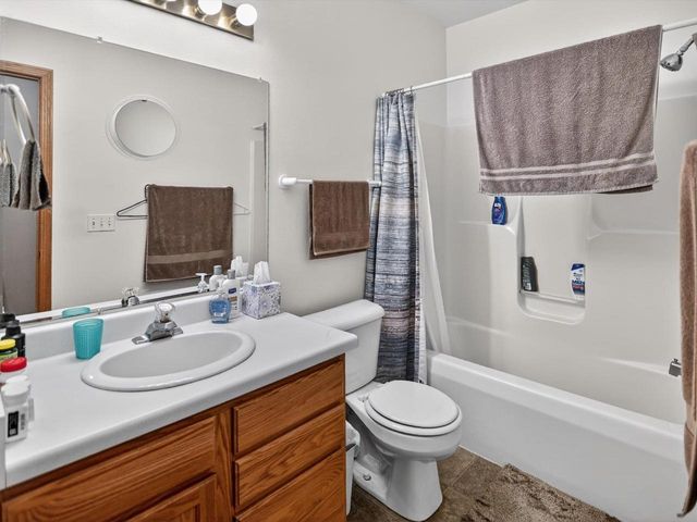 808B N Clover Lane, Cottage Grove, WI 53527
