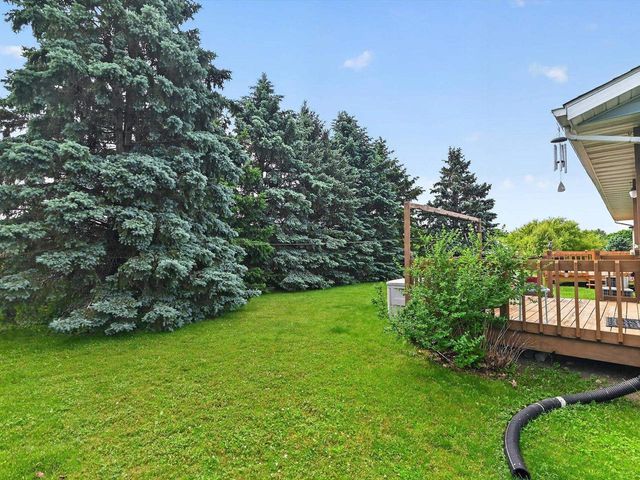 808B N Clover Lane, Cottage Grove, WI 53527
