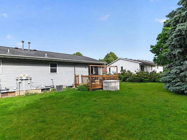 808B N Clover Lane, Cottage Grove, WI 53527