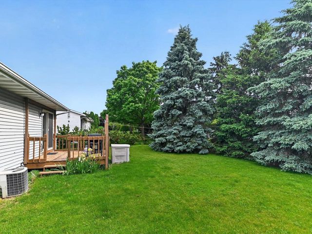 808B N Clover Lane, Cottage Grove, WI 53527
