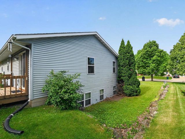 808B N Clover Lane, Cottage Grove, WI 53527