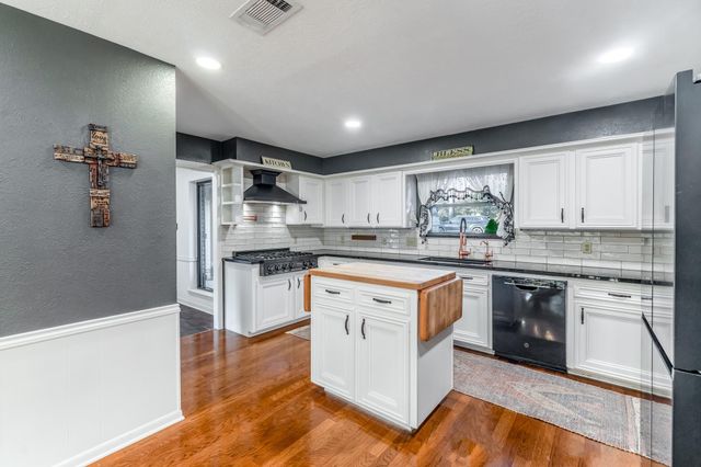 20 Amherst Court, Conroe, TX 77304