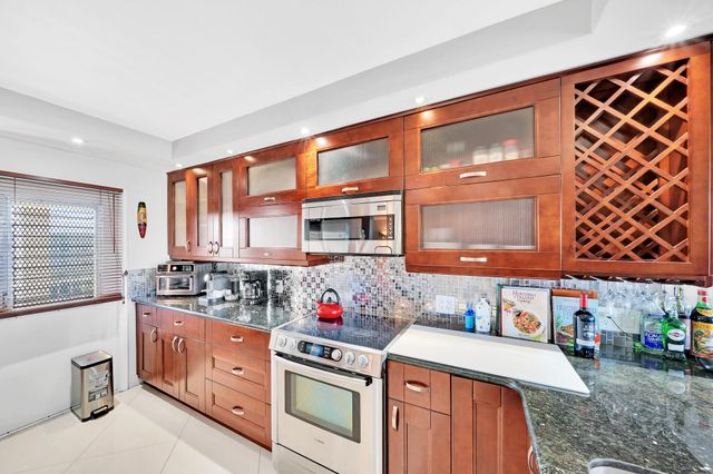 2940 N Course Drive 811, Pompano Beach, FL 33069