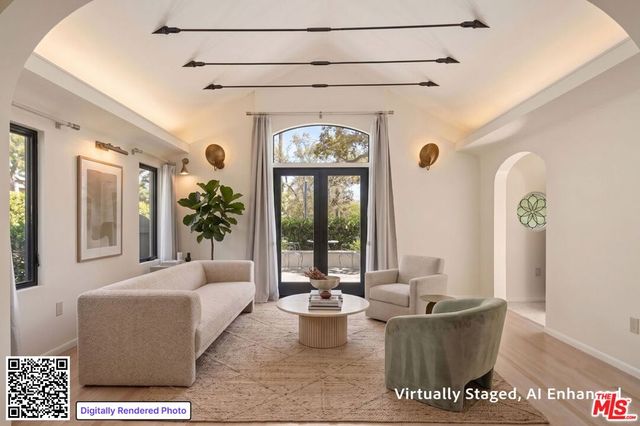 9001 Rosewood Avenue, West Hollywood, CA 90048