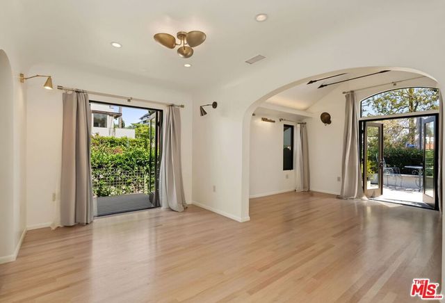 9001 Rosewood Avenue, West Hollywood, CA 90048