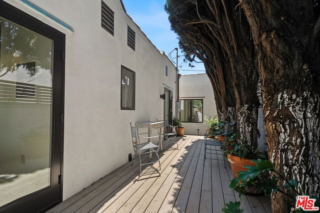 9001 Rosewood Avenue, West Hollywood, CA 90048