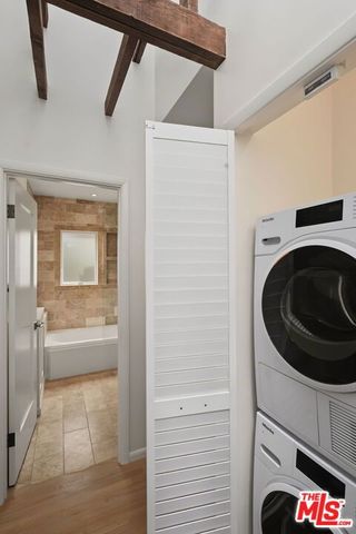 9001 Rosewood Avenue, West Hollywood, CA 90048