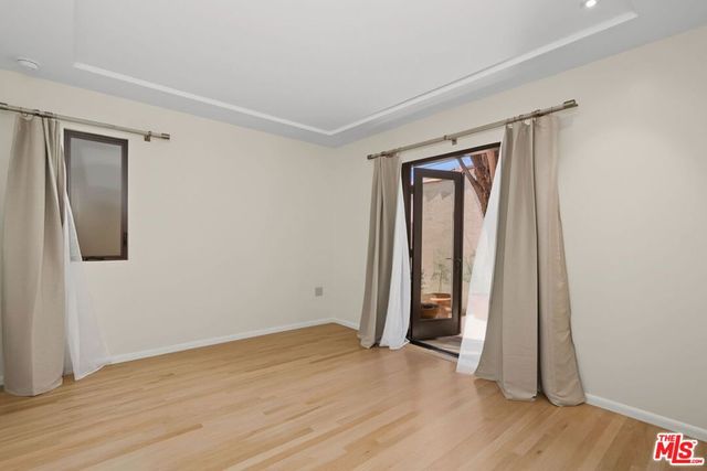9001 Rosewood Avenue, West Hollywood, CA 90048