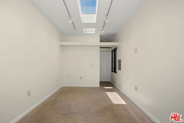 9001 Rosewood Avenue, West Hollywood, CA 90048