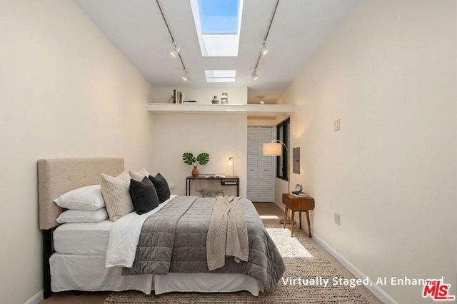 9001 Rosewood Avenue, West Hollywood, CA 90048