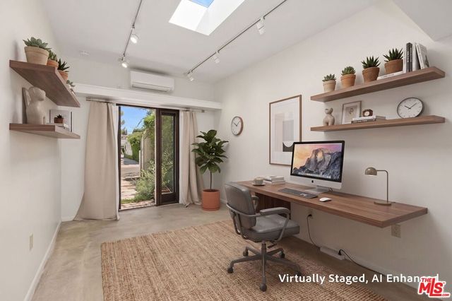 9001 Rosewood Avenue, West Hollywood, CA 90048