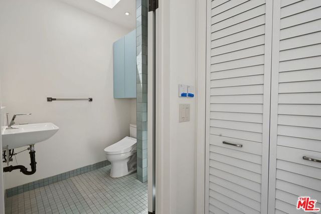 9001 Rosewood Avenue, West Hollywood, CA 90048