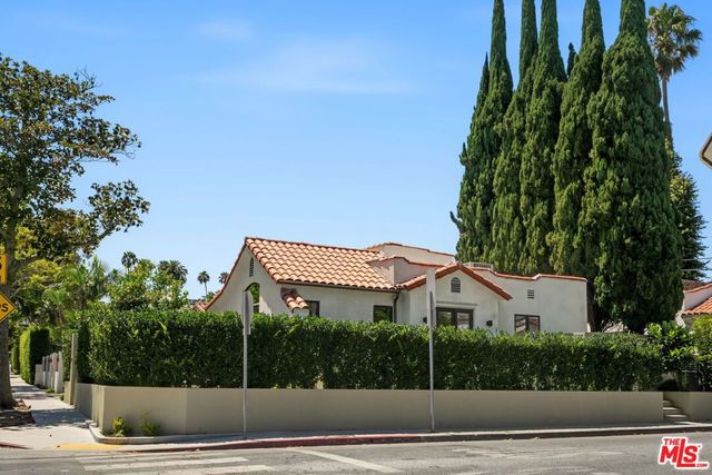 9001 Rosewood Avenue, West Hollywood, CA 90048
