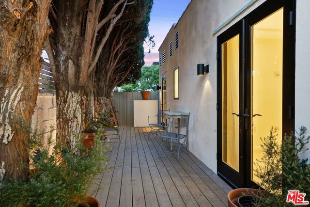 9001 Rosewood Avenue, West Hollywood, CA 90048