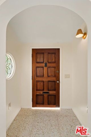 9001 Rosewood Avenue, West Hollywood, CA 90048