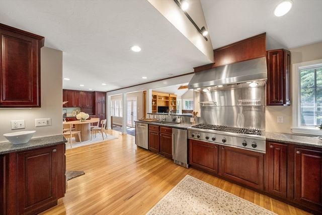 49 Walpole St, Dover, MA 02030