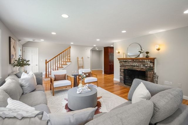 49 Walpole St, Dover, MA 02030