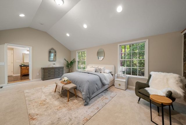 49 Walpole St, Dover, MA 02030