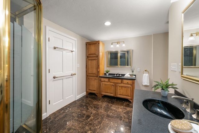 49 Walpole St, Dover, MA 02030