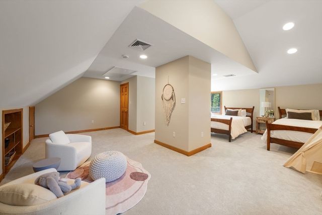 49 Walpole St, Dover, MA 02030