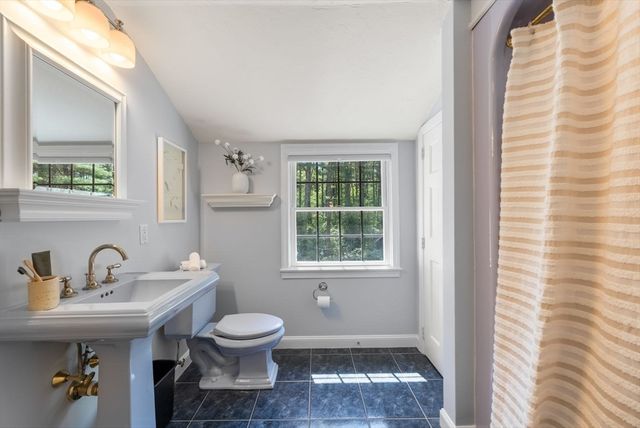 49 Walpole St, Dover, MA 02030