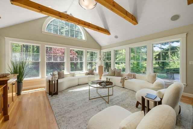49 Walpole St, Dover, MA 02030
