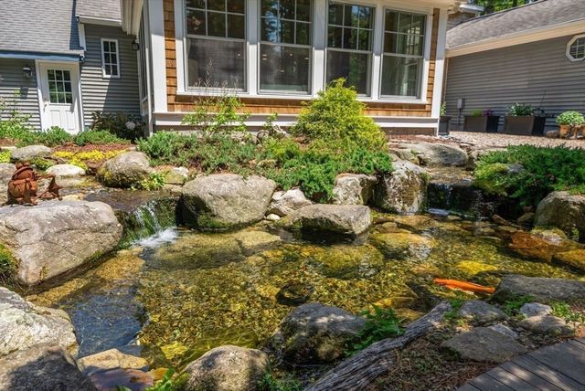 49 Walpole St, Dover, MA 02030