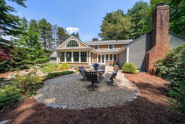 49 Walpole St, Dover, MA 02030