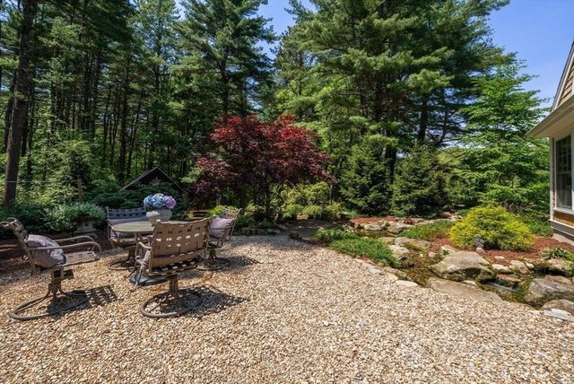 49 Walpole St, Dover, MA 02030