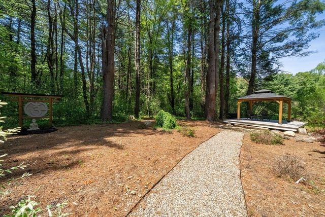49 Walpole St, Dover, MA 02030
