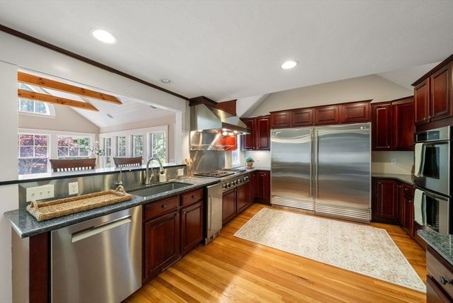 49 Walpole St, Dover, MA 02030