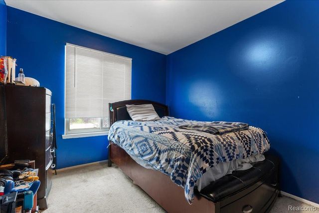 2968 Roundtree Drive, Troy, MI 48083