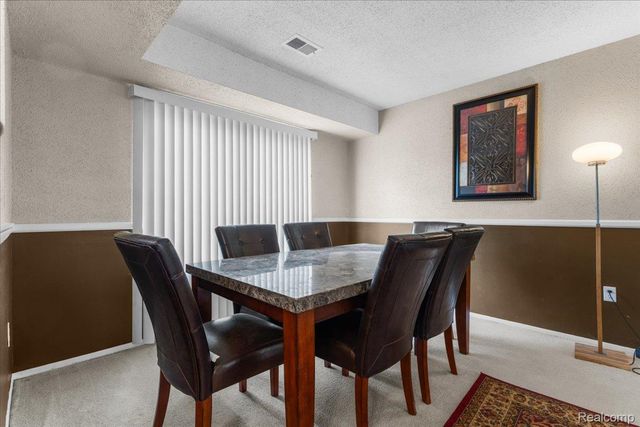 2968 Roundtree Drive, Troy, MI 48083