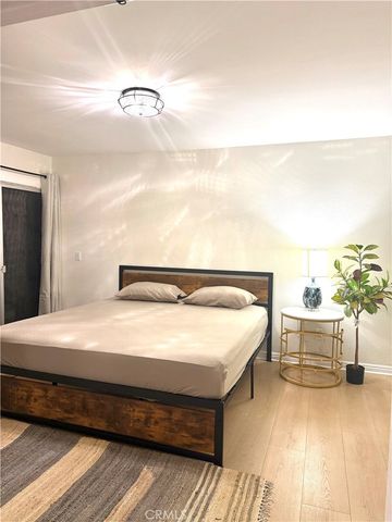 10215 Larwin, Los Angeles, CA 91311
