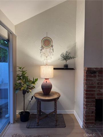 10215 Larwin, Los Angeles, CA 91311