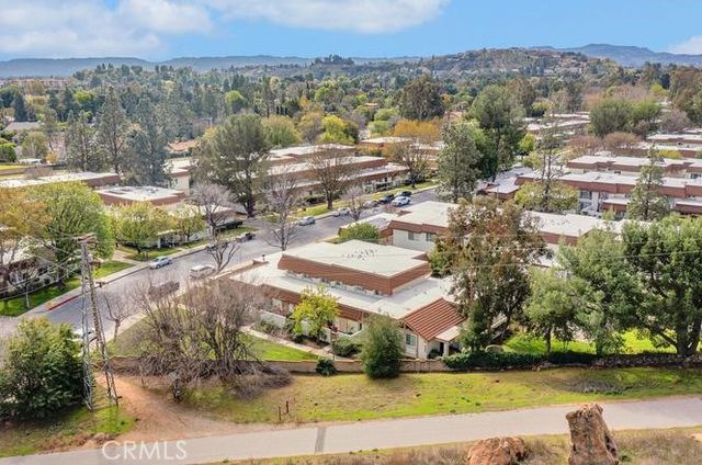 10215 Larwin, Los Angeles, CA 91311
