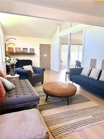 10215 Larwin, Los Angeles, CA 91311