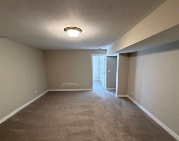 4737 S Union Avenue, Independence, MO 64055