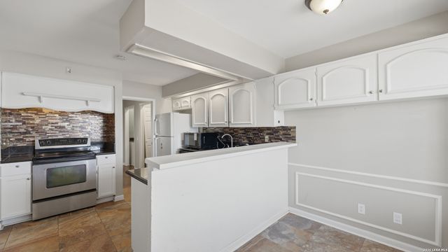 7500 Callaghan Rd Apt 140, San Antonio, TX 78229