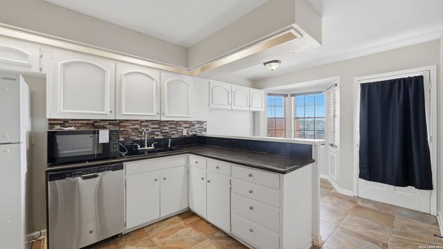 7500 Callaghan Rd Apt 140, San Antonio, TX 78229