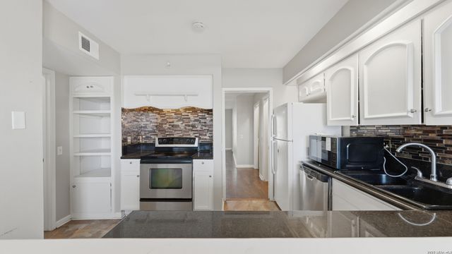 7500 Callaghan Rd Apt 140, San Antonio, TX 78229