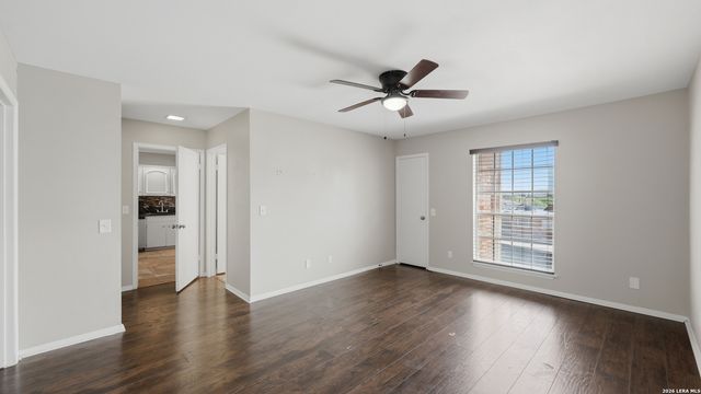 7500 Callaghan Rd Apt 140, San Antonio, TX 78229